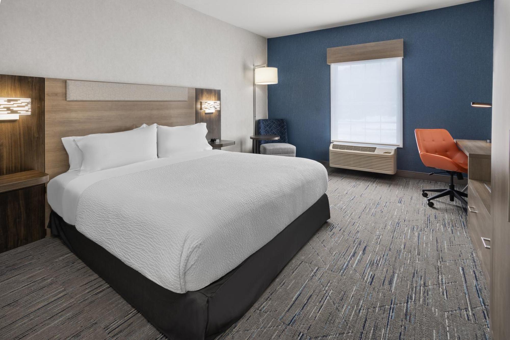 Holiday Inn Express Hotel & Suites Brattleboro By Ihg Exterior photo