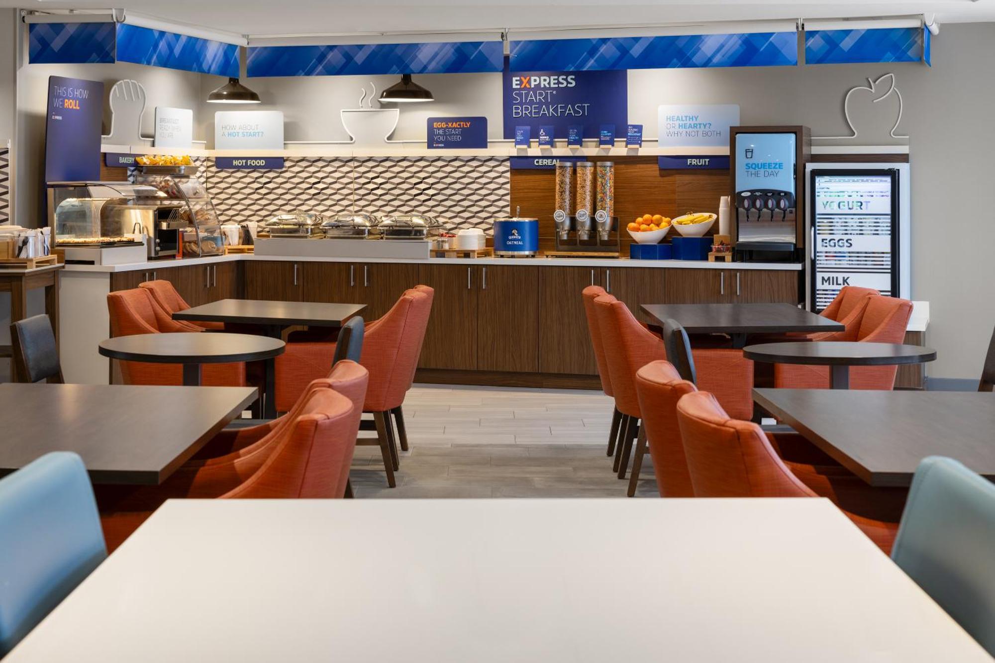 Holiday Inn Express Hotel & Suites Brattleboro By Ihg Exterior photo
